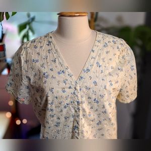 Super sweet floral eyelet button up.